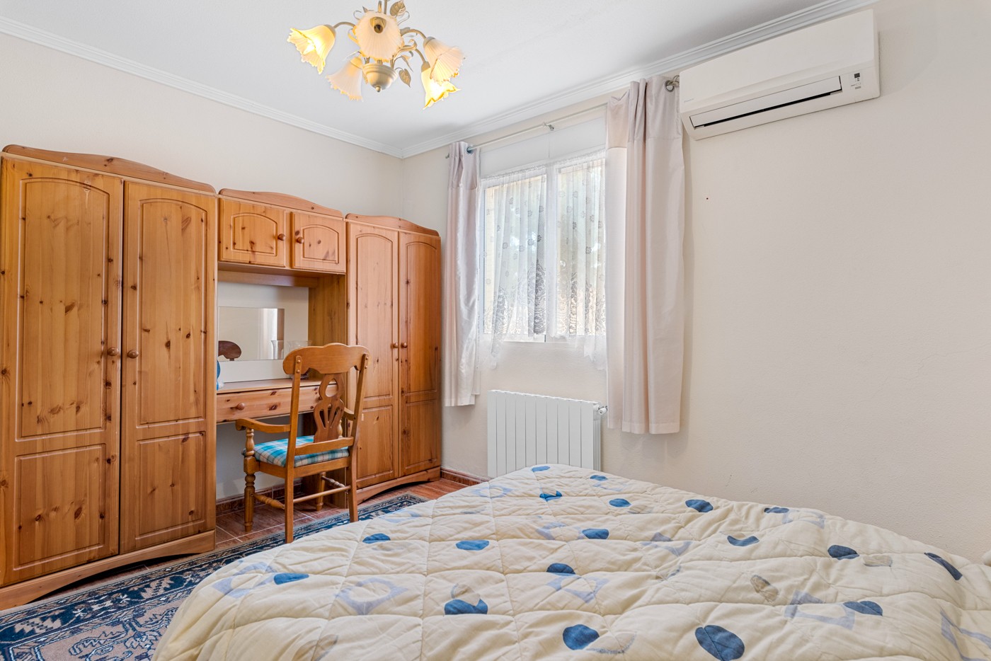 For sale - 4 Bedroom 3 Bathroom Villa in Jacarilla - Jacarilla  - Alicante