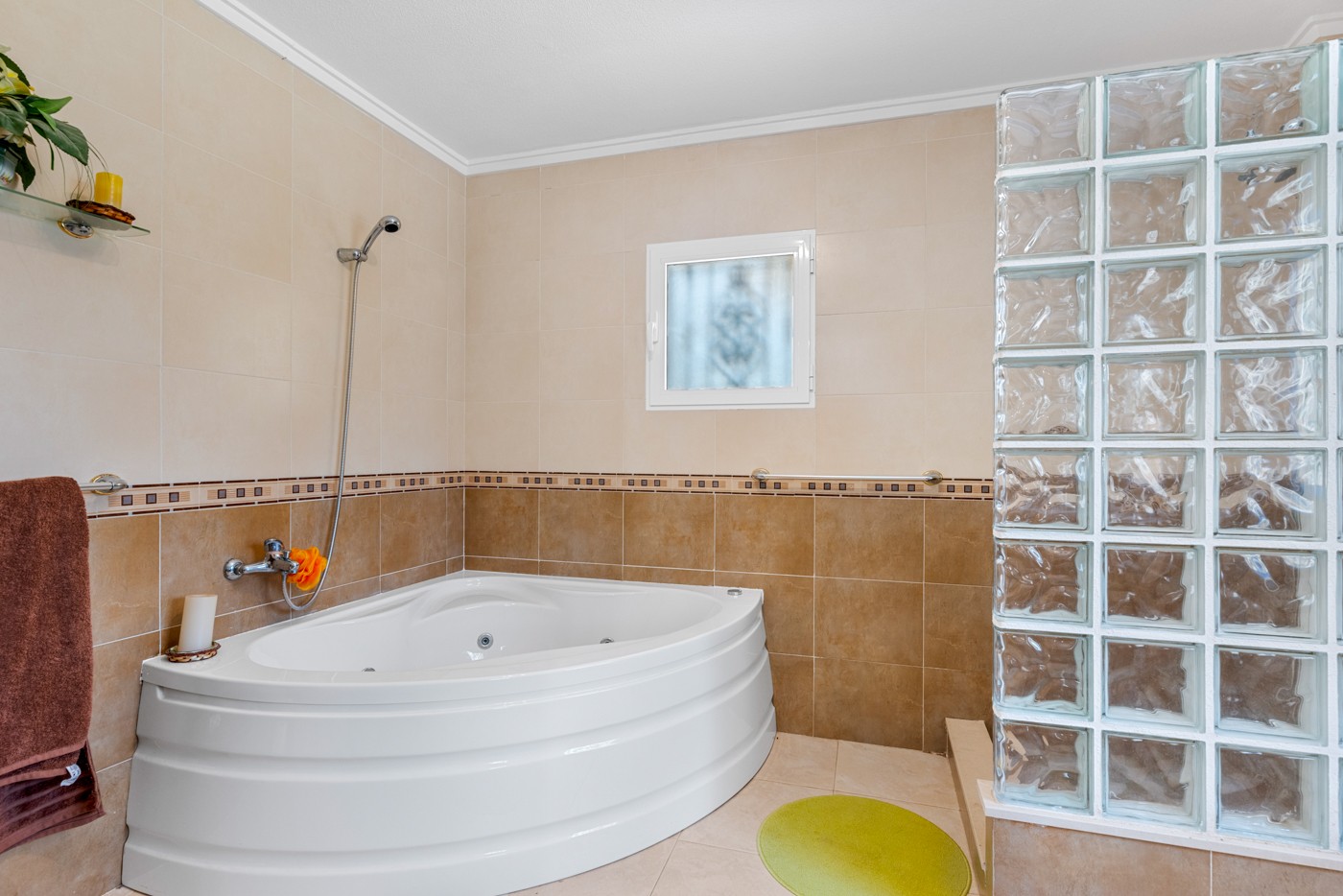 For sale - 4 Bedroom 3 Bathroom Villa in Jacarilla - Jacarilla  - Alicante