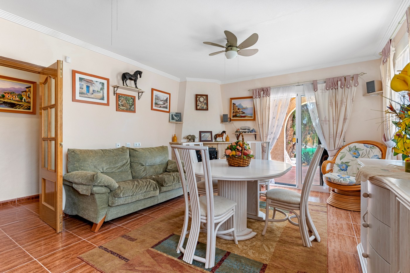 For sale - 4 Bedroom 3 Bathroom Villa in Jacarilla - Jacarilla  - Alicante