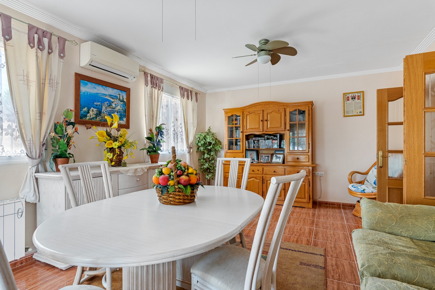 For sale - 4 Bedroom 3 Bathroom Villa in Jacarilla - Jacarilla  - Alicante