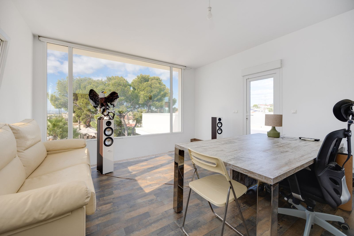 For sale - 4 Bedroom 4 Bathroom House - Detached Villa in Rojales - Ciudad Quesada  - Alicante