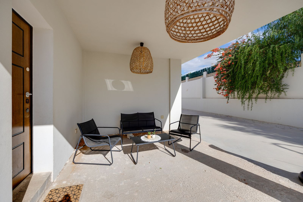 For sale - 4 Bedroom 4 Bathroom House - Detached Villa in Rojales - Ciudad Quesada  - Alicante