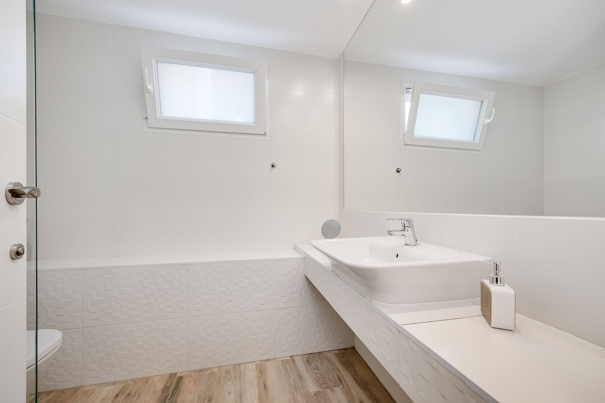 For sale - 4 Bedroom 4 Bathroom House - Detached Villa in Rojales - Ciudad Quesada  - Alicante