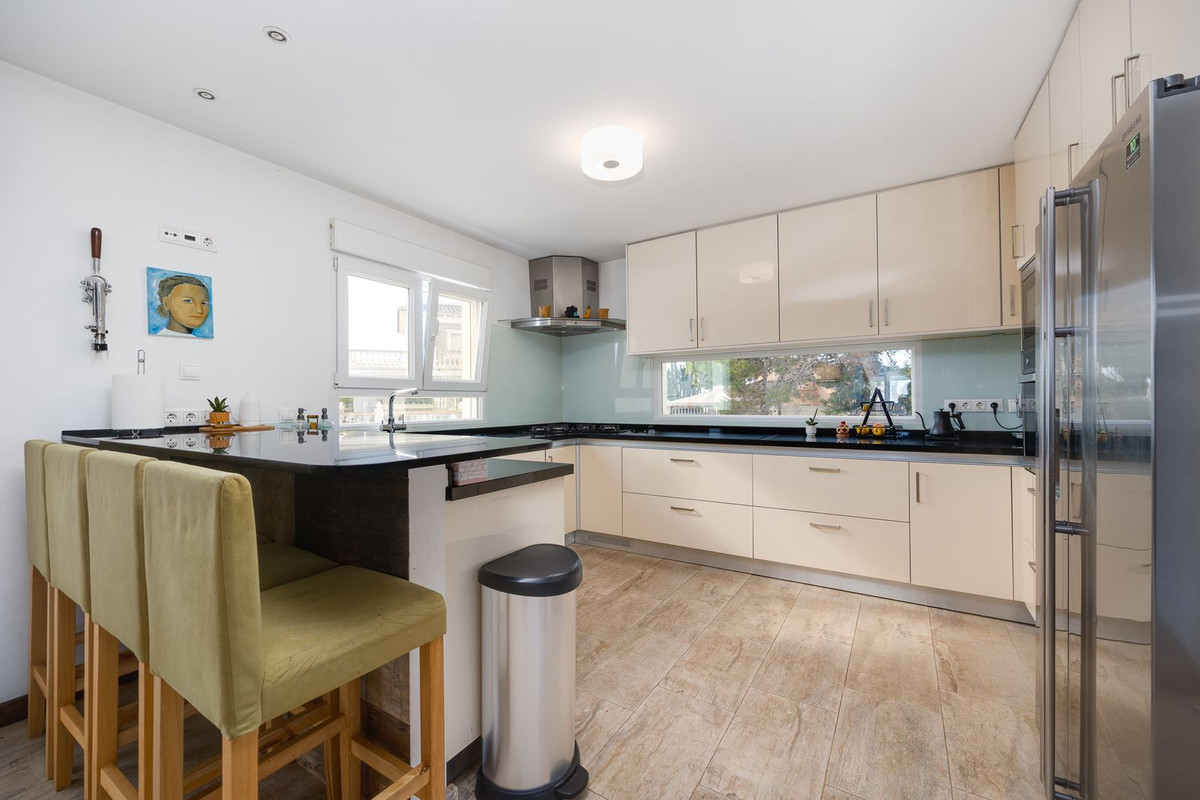 For sale - 4 Bedroom 4 Bathroom House - Detached Villa in Rojales - Ciudad Quesada  - Alicante