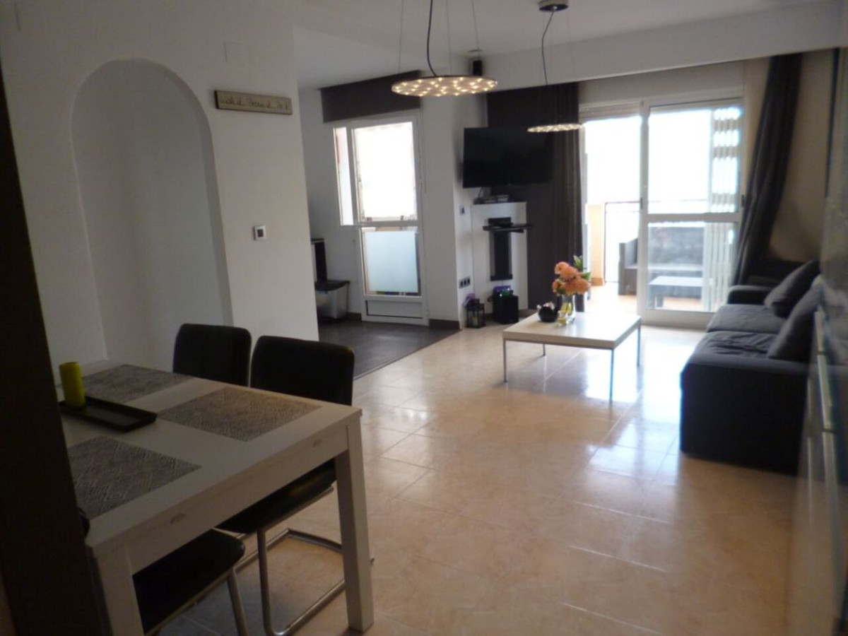 For sale - 3 Bedroom 2 Bathroom Apartment - Middle Floor Apartment in Orihuela - La Florida  - Alicante