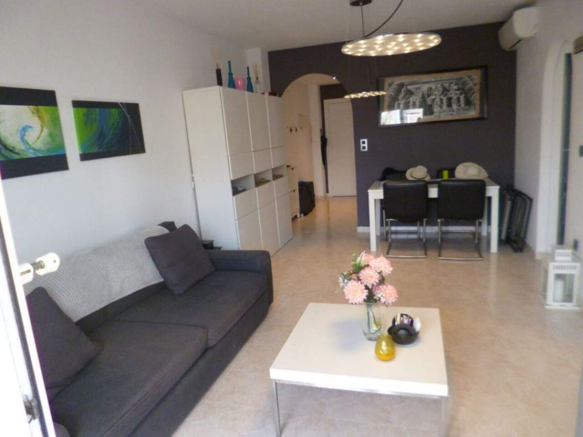 For sale - 3 Bedroom 2 Bathroom Apartment - Middle Floor Apartment in Orihuela - La Florida  - Alicante