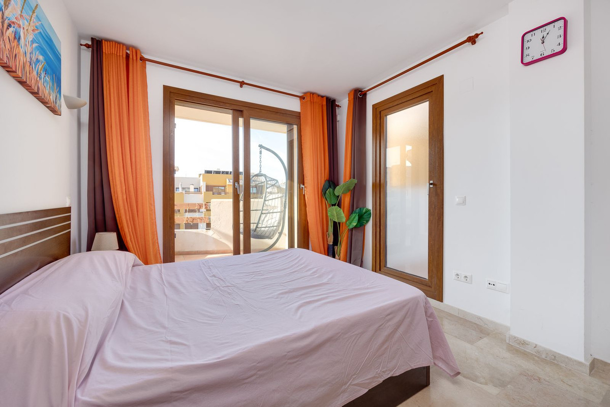 For sale - 2 Bedroom 1 Bathroom Penthouse in Punta Prima - Punta Prima  - Alicante