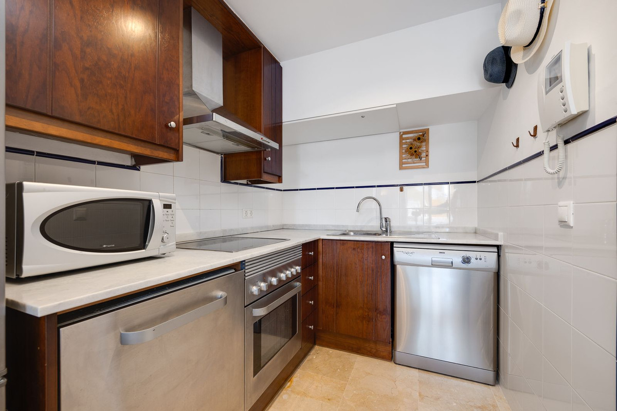 For sale - 2 Bedroom 1 Bathroom Penthouse in Punta Prima - Punta Prima  - Alicante