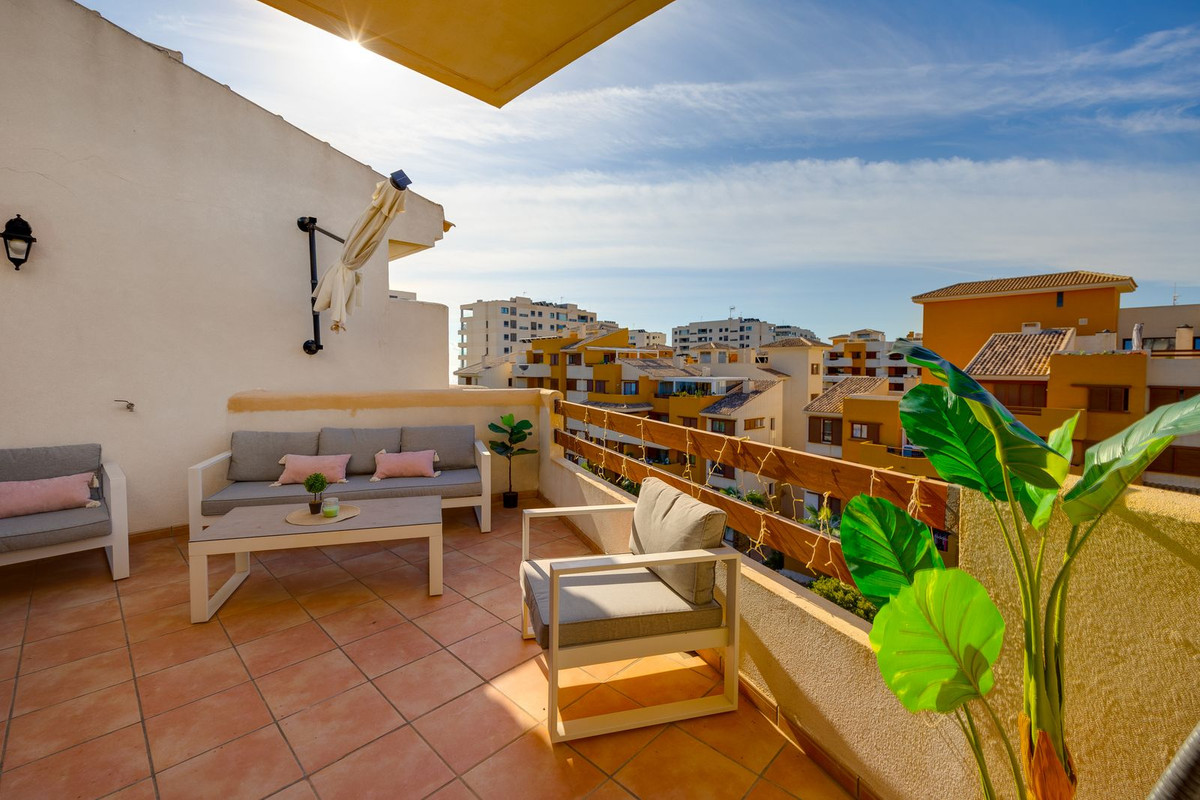 For sale - 2 Bedroom 1 Bathroom Penthouse in Punta Prima - Punta Prima  - Alicante