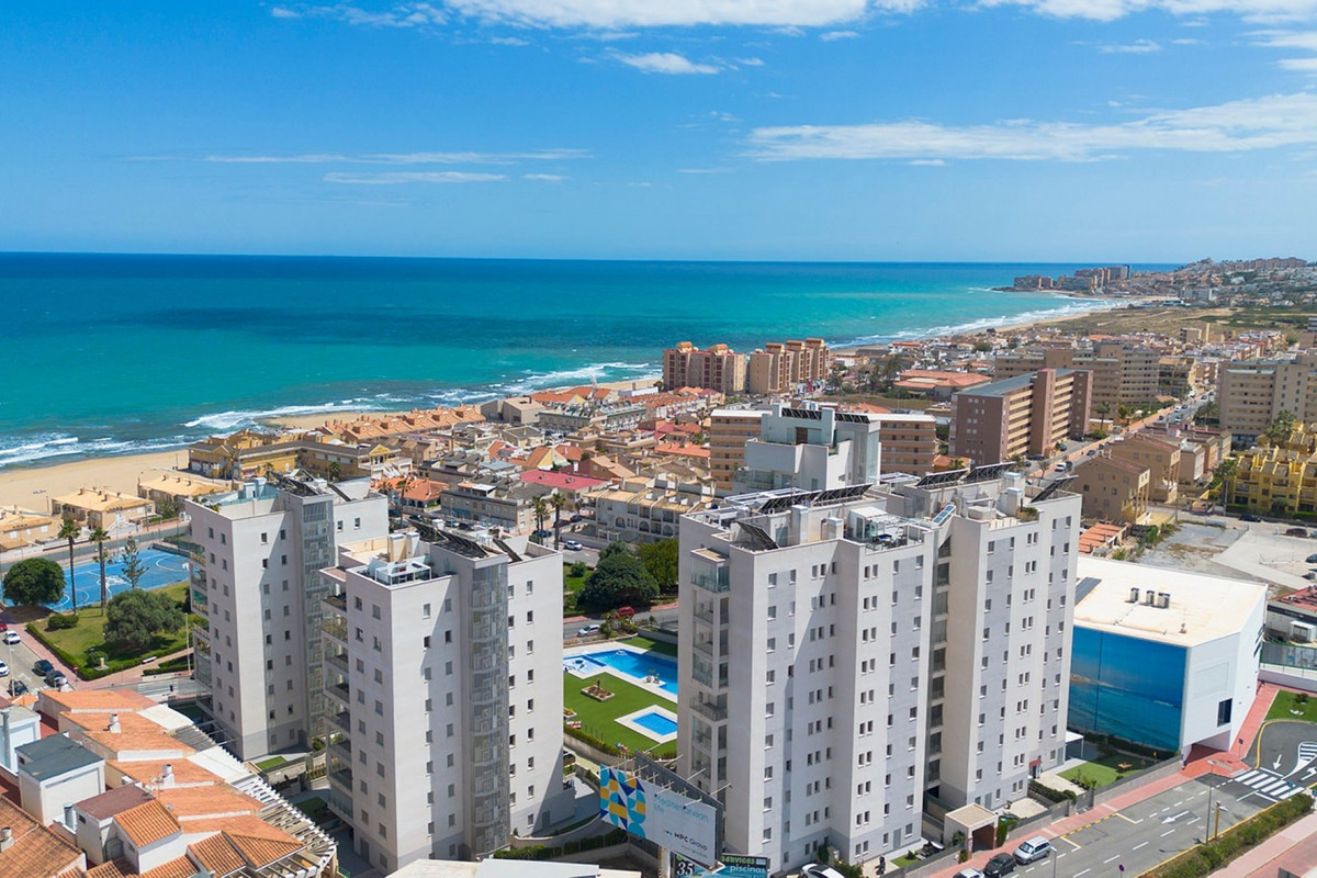 For sale - 2 Bedroom 1 Bathroom Apartment - Ground Floor Apartment in Torrevieja - La Mata  - Alicante