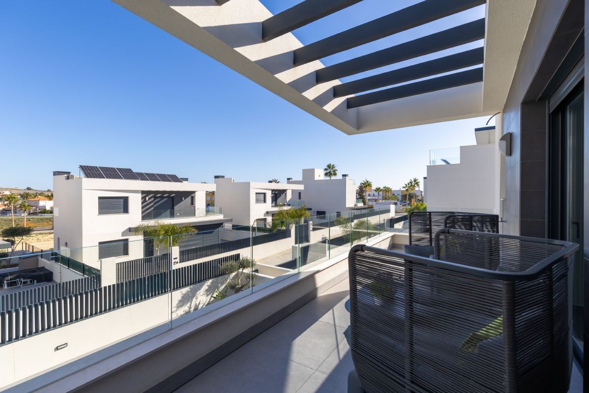 For sale - 3 Bedroom 2 Bathroom Villa in ALGORFA - , ALGORFA, Alicante, Spain - Alicante