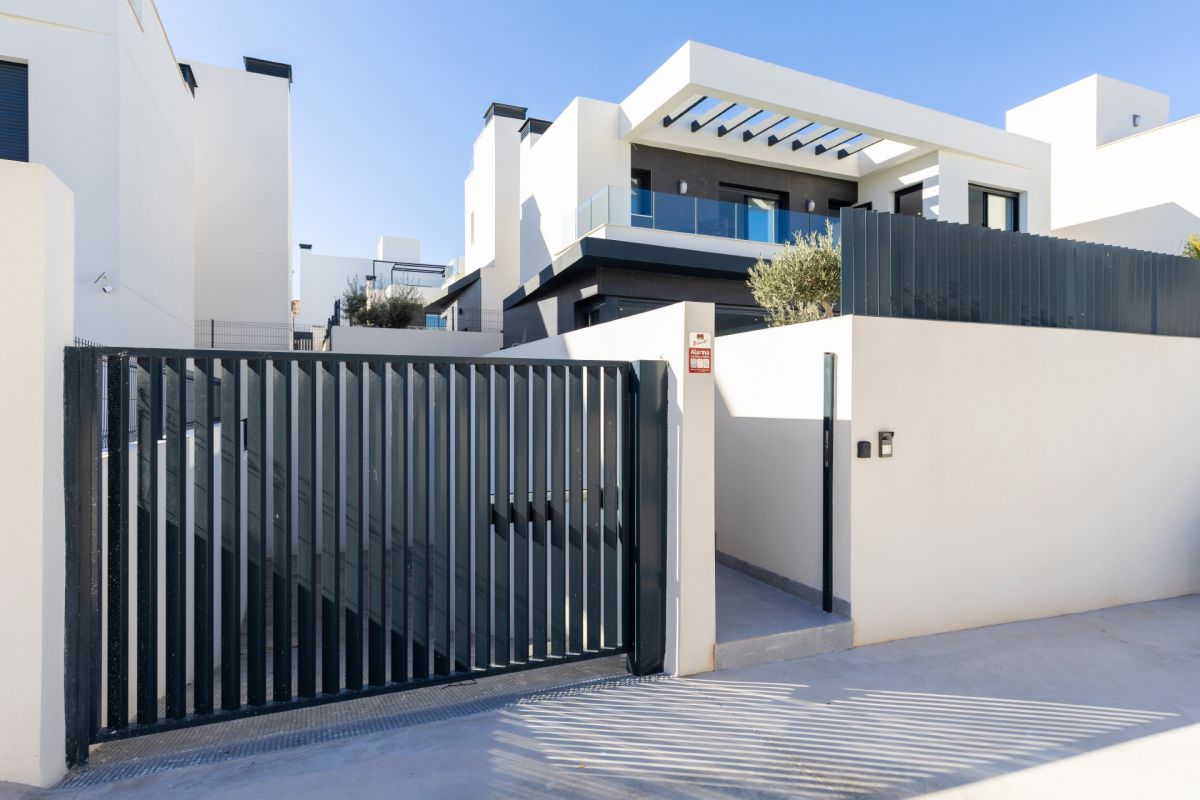 For sale - 3 Bedroom 2 Bathroom Villa in ALGORFA - , ALGORFA, Alicante, Spain - Alicante