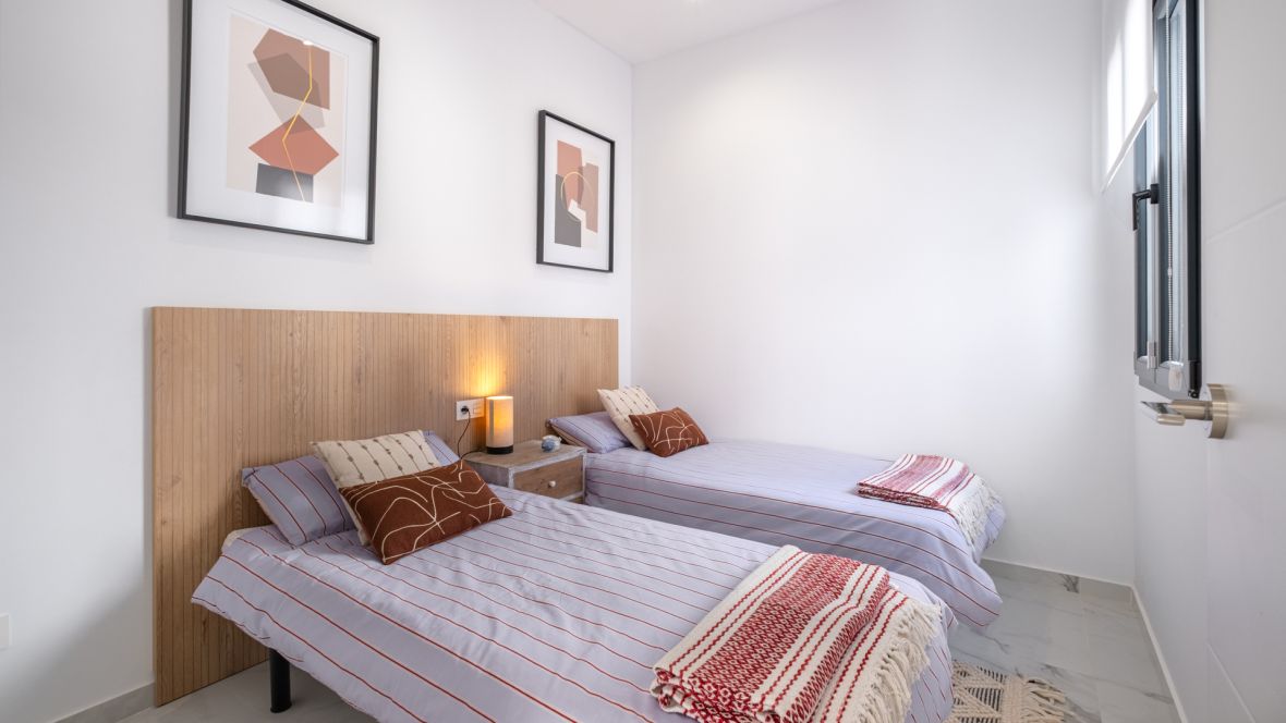 For sale - 3 Bedroom 3 Bathroom villa in Torrevieja -  - Alicante