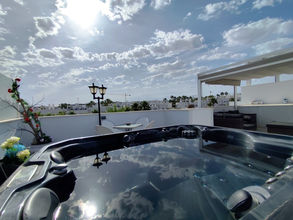 For sale - 2 Bedroom 2 Bathroom Penthouse in Vistabella Golf -  - Alicante
