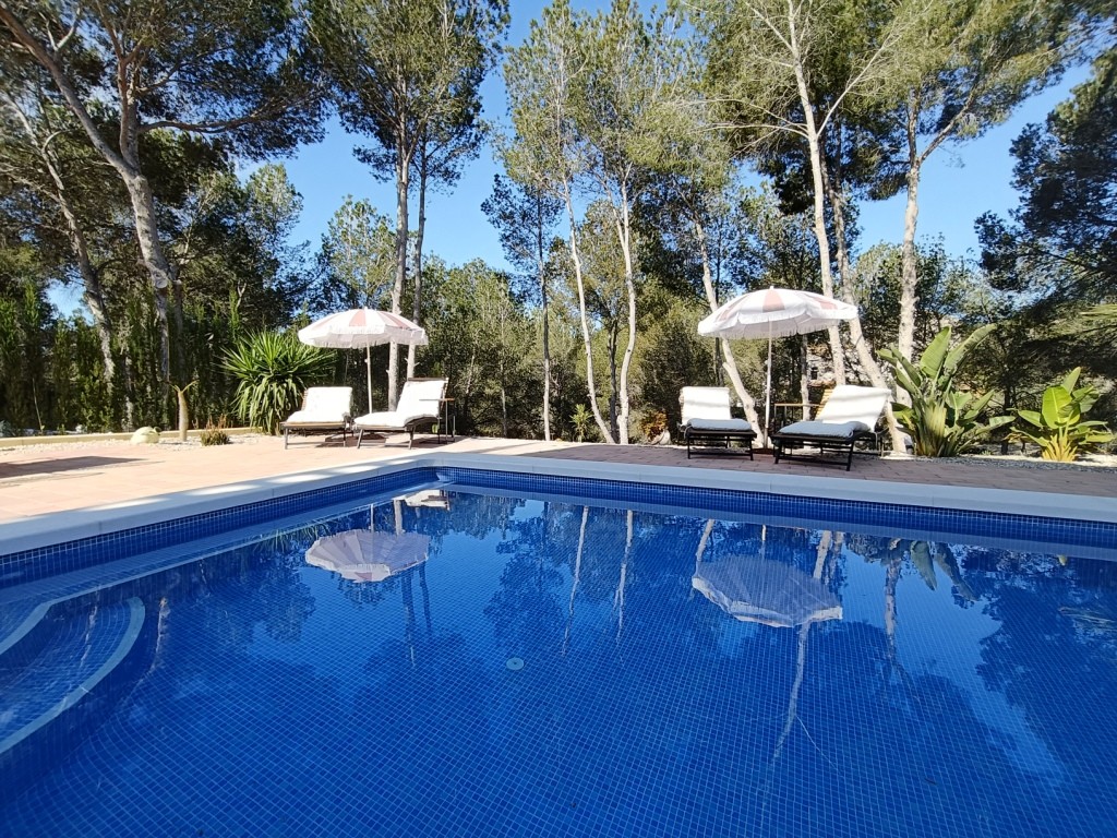 For sale - 5 Bedroom 4 Bathroom Villa in Pinar de Campoverde -  - Alicante