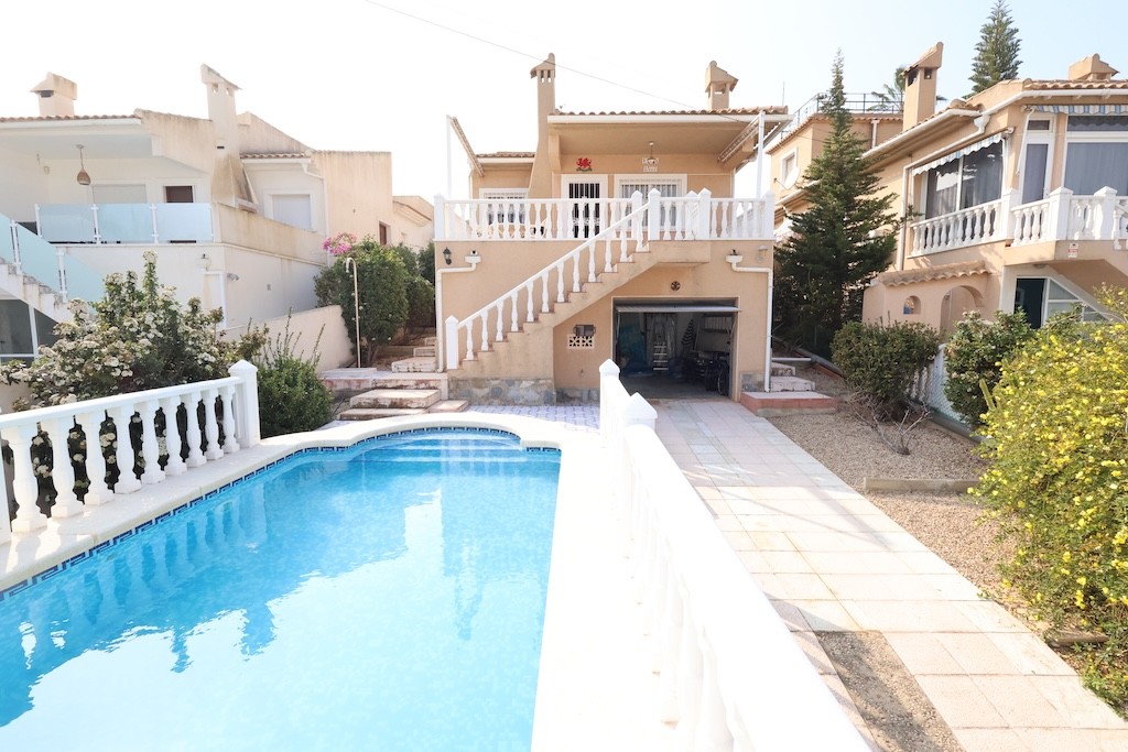 For sale - 3 Bedroom 2 Bathroom Villa in Los Balcones - Costa Blanca  - Alicante