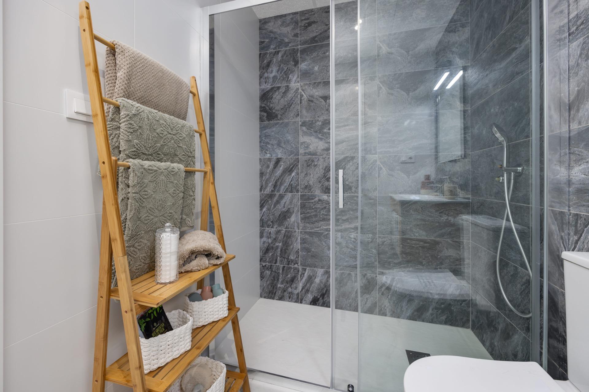 For sale - 2 Bedroom 2 Bathroom Apartment in San Miguel de Salinas - Pueblo  - Alicante