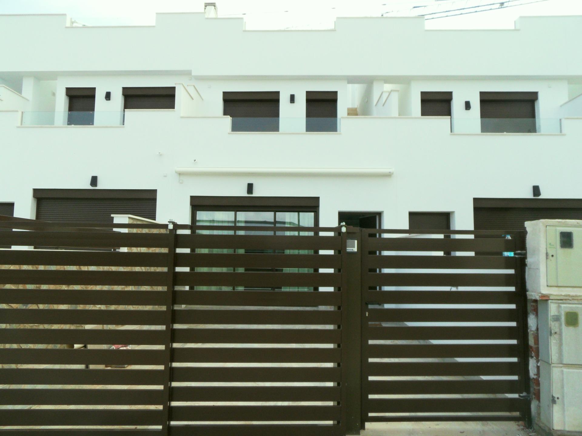 For sale - 3 Bedroom 3 Bathroom Town House in Pilar de La Horadada - parque Andromeda  - Alicante