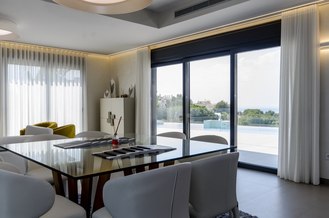 For sale - 3 Bedroom 2 Bathroom Villa in Orihuela Costa - Campoamor  - Alicante