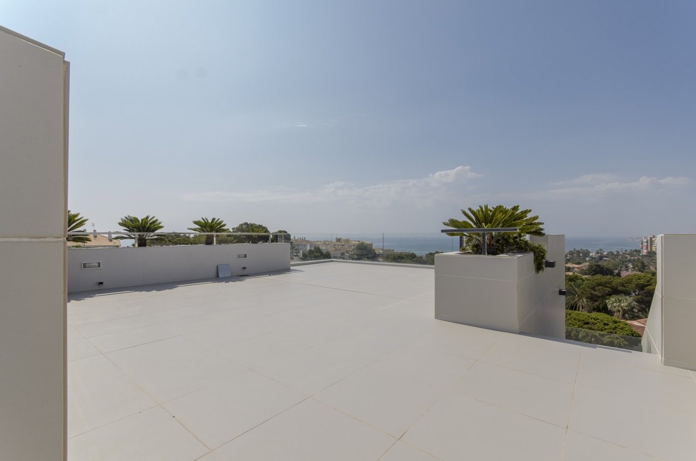 For sale - 3 Bedroom 2 Bathroom Villa in Orihuela Costa - Campoamor  - Alicante