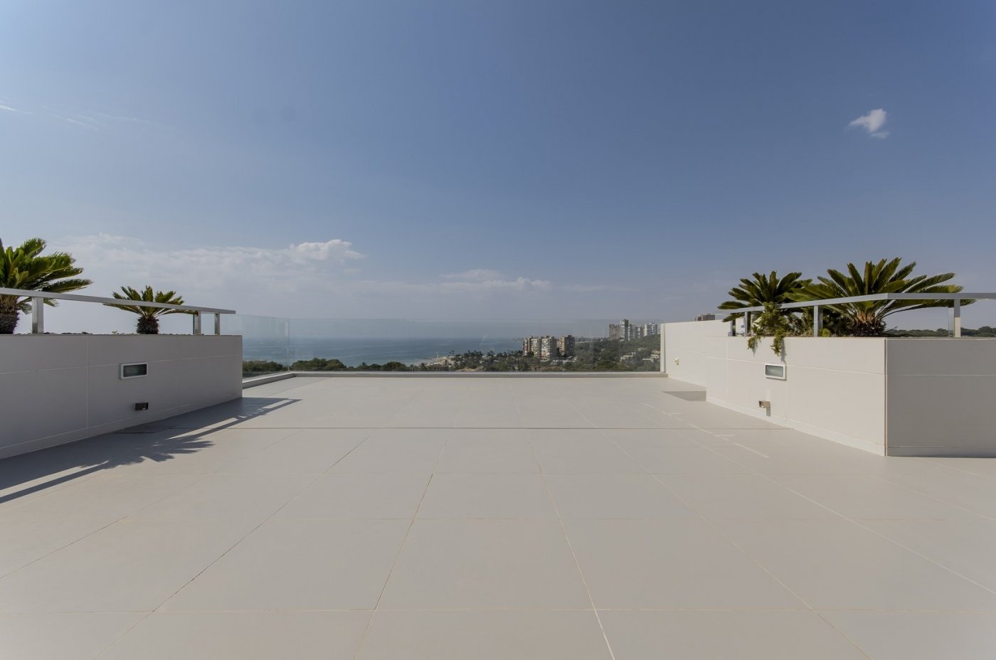 For sale - 3 Bedroom 2 Bathroom Villa in Orihuela Costa - Campoamor  - Alicante
