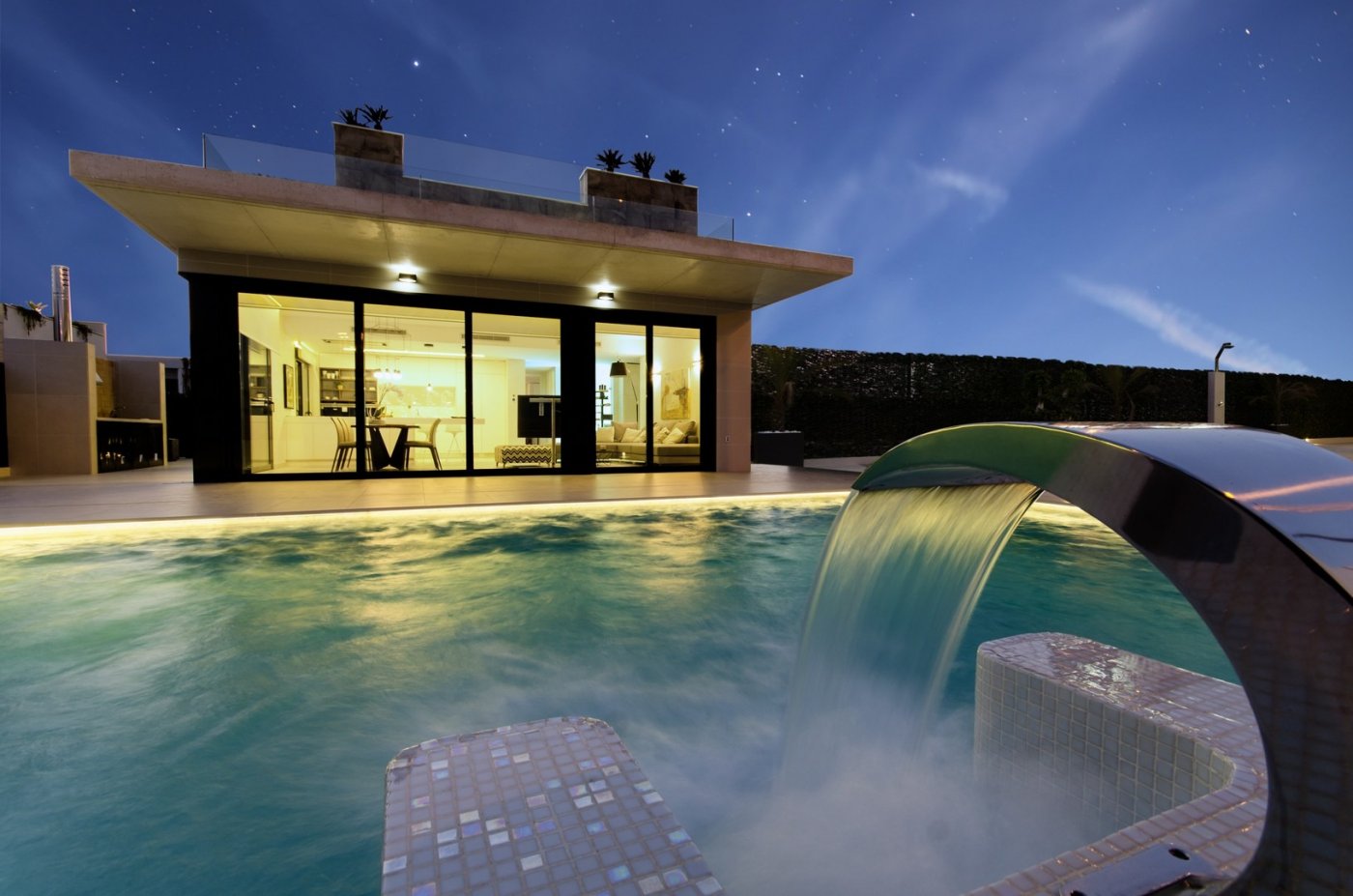 For sale - 4 Bedroom 2 Bathroom Villa in Orihuela Costa - Campoamor  - Alicante