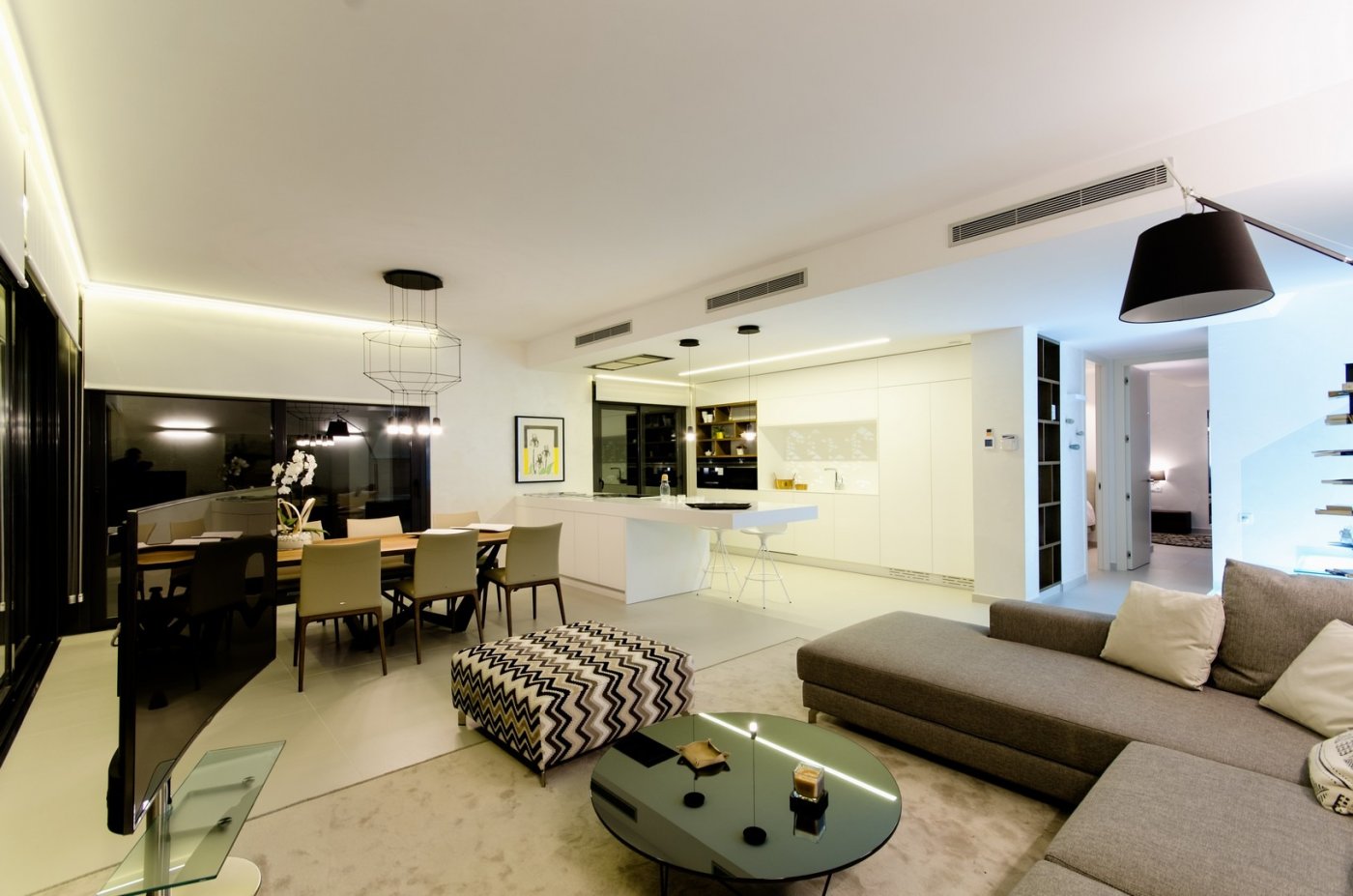 For sale - 4 Bedroom 2 Bathroom Villa in Orihuela Costa - Campoamor  - Alicante