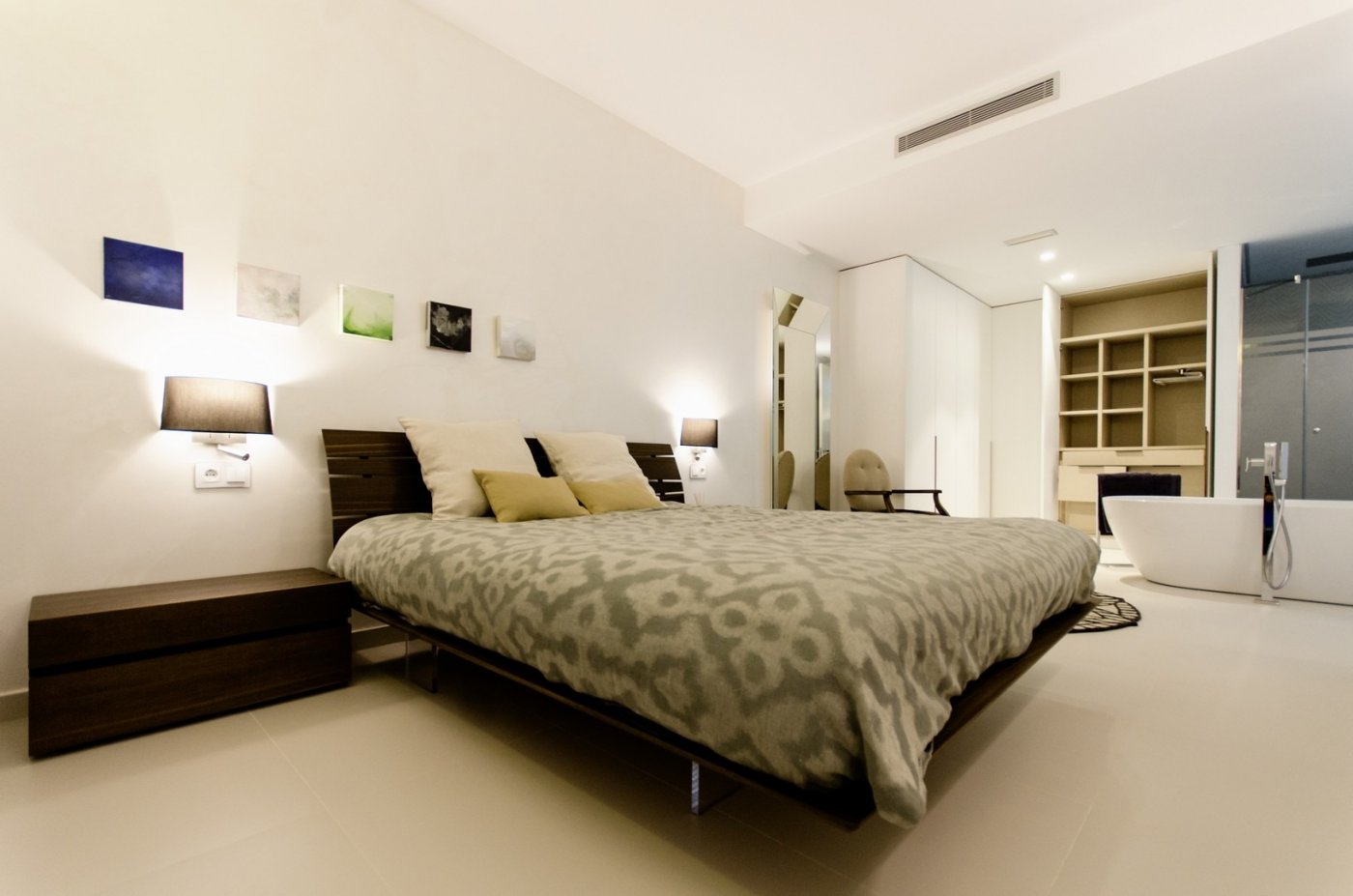 For sale - 4 Bedroom 2 Bathroom Villa in Orihuela Costa - Campoamor  - Alicante