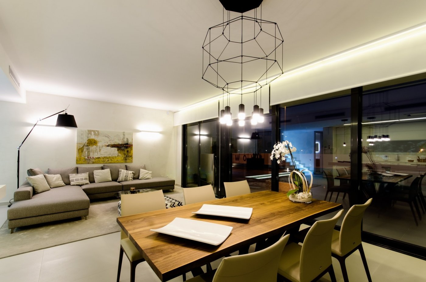 For sale - 4 Bedroom 2 Bathroom Villa in Orihuela Costa - Campoamor  - Alicante