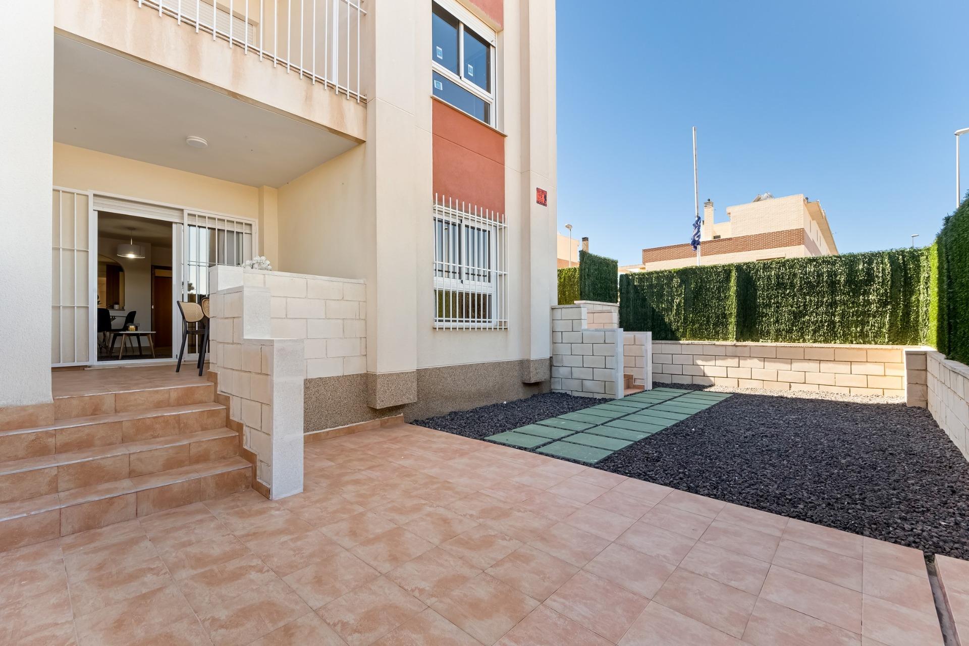 For sale - 2 Bedroom 2 Bathroom Apartment in Orihuela Costa - Lomas de Cabo Roig  - Alicante
