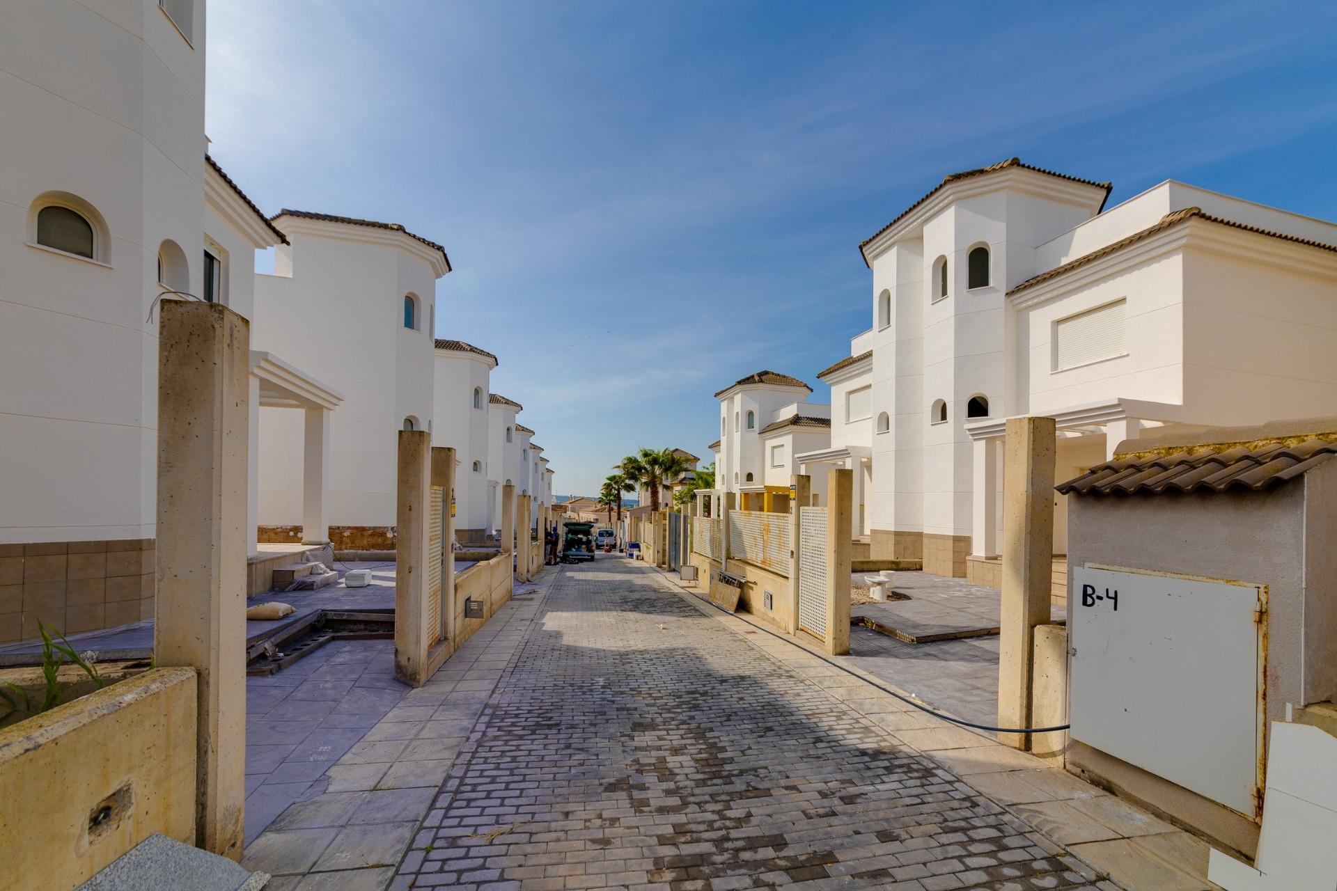 New Build - 3 Bedroom 3 Bathroom Villa in San Fulgencio - El Oasis  - Alicante