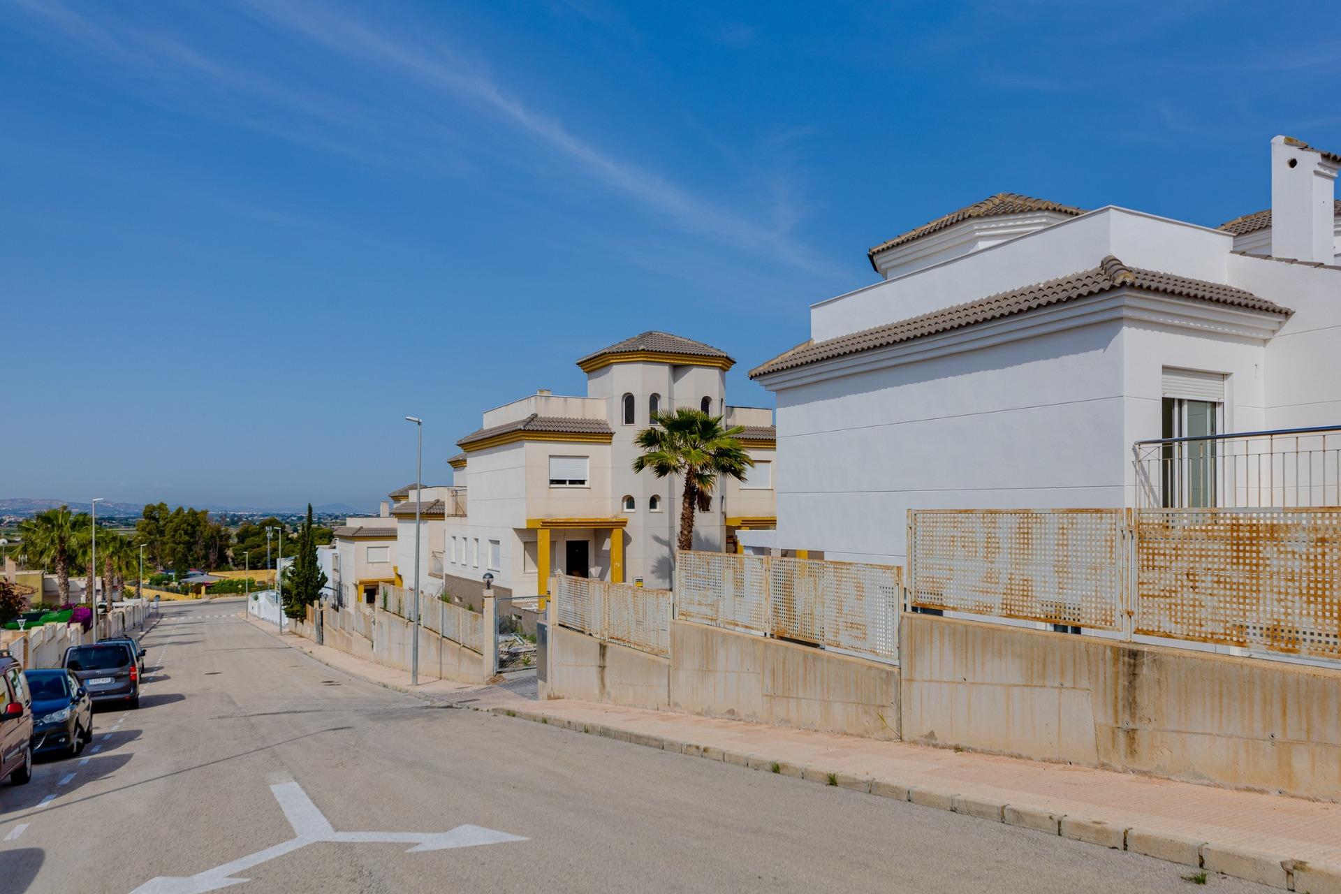 New Build - 3 Bedroom 3 Bathroom Villa in San Fulgencio - El Oasis  - Alicante