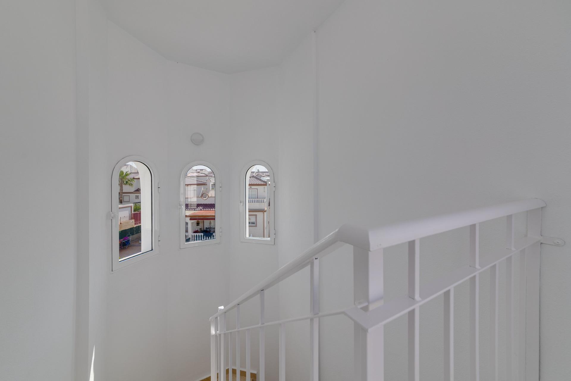 For sale - 2 Bedroom 3 Bathroom Villa in San Fulgencio - El Oasis  - Alicante