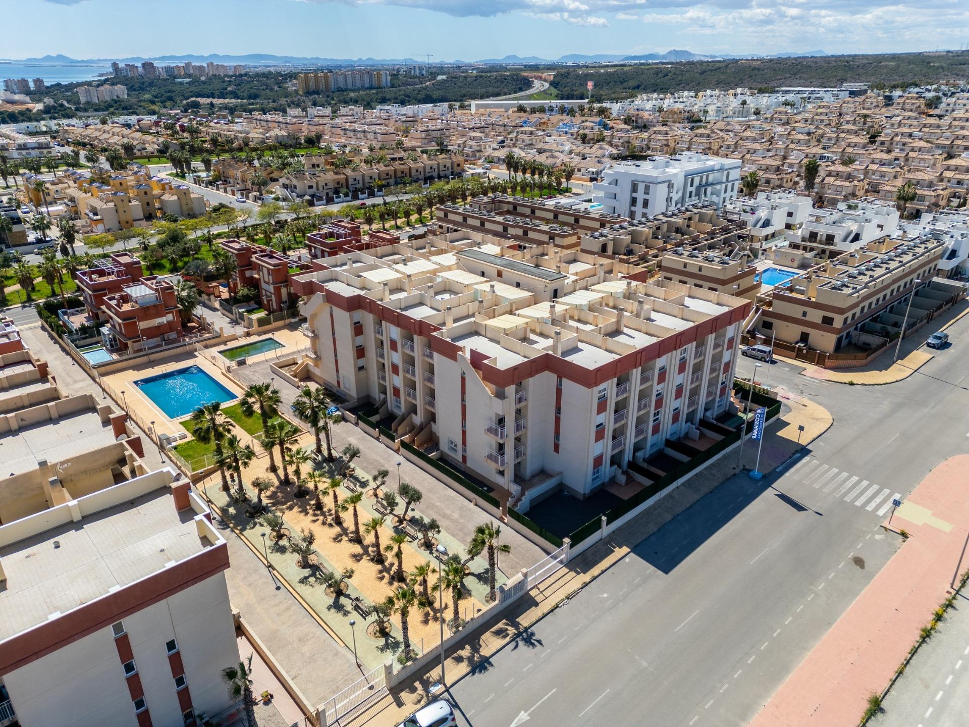 For sale - 2 Bedroom 2 Bathroom Apartment in Orihuela Costa - Lomas de Cabo Roig  - Alicante