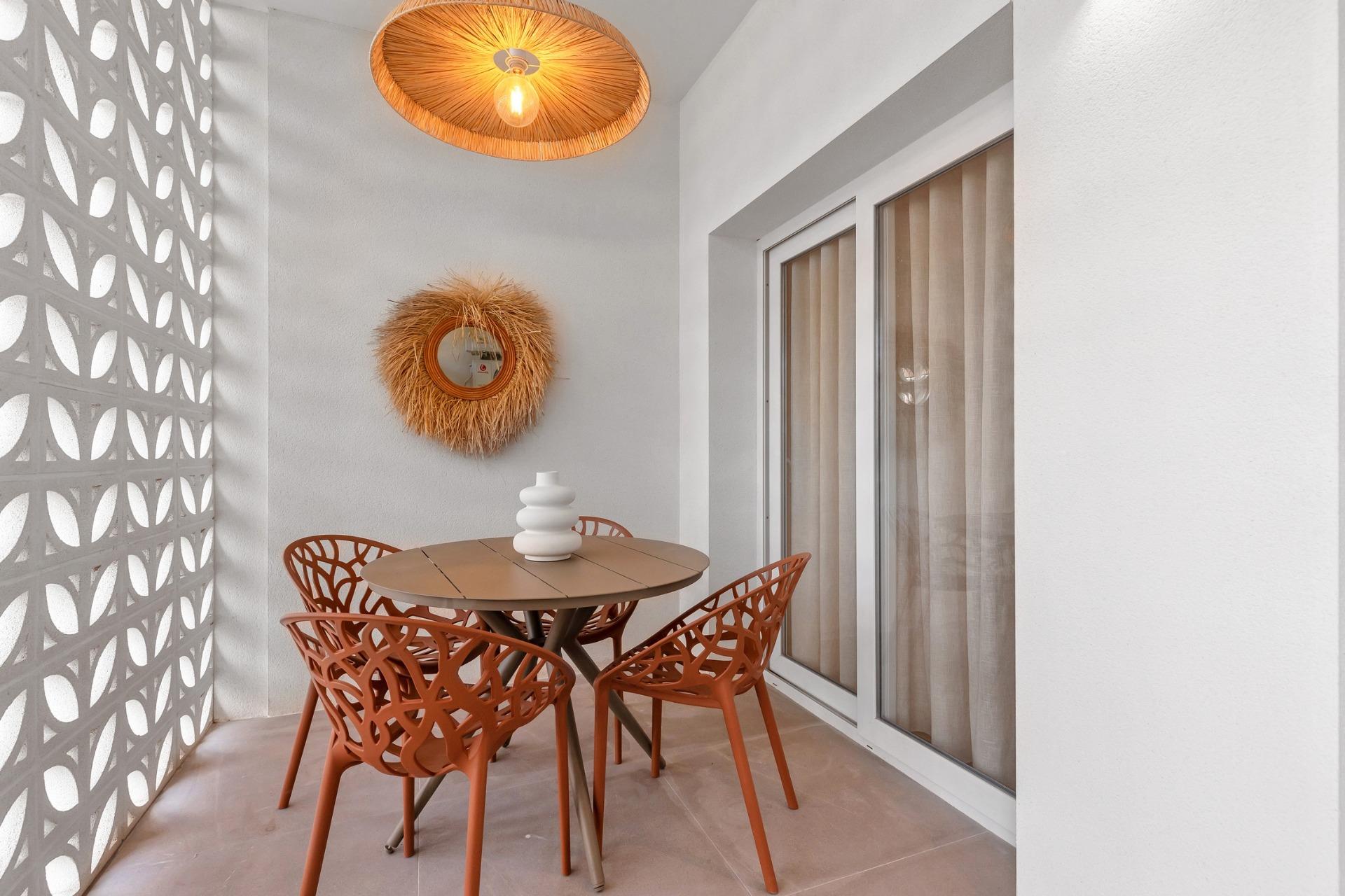 For sale - 1 Bedroom 1 Bathroom Apartment in Torrevieja - Playa Los Naufragos  - Alicante