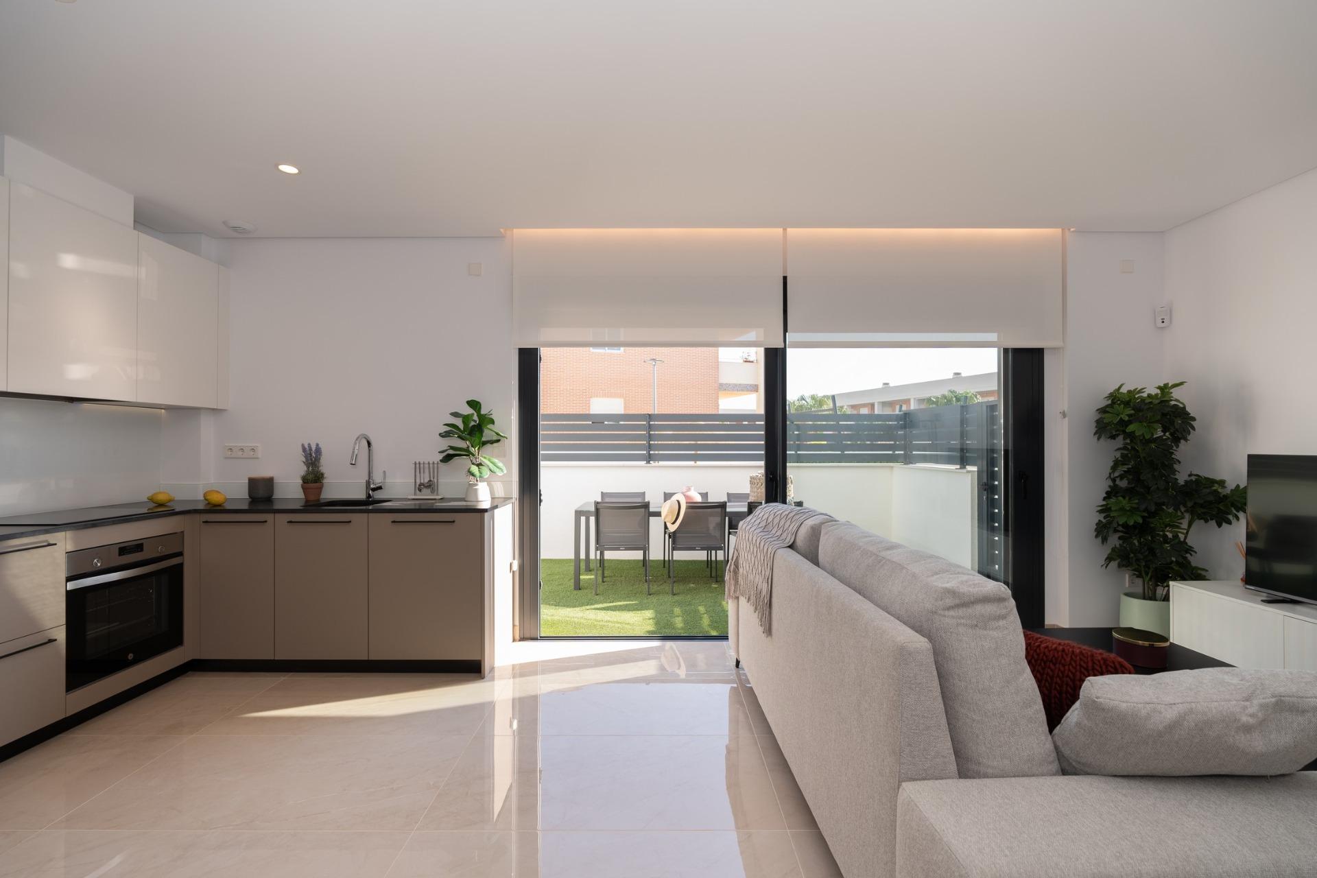 For sale - 3 Bedroom 3 Bathroom Villa in La Marina - El Pinet  - Alicante