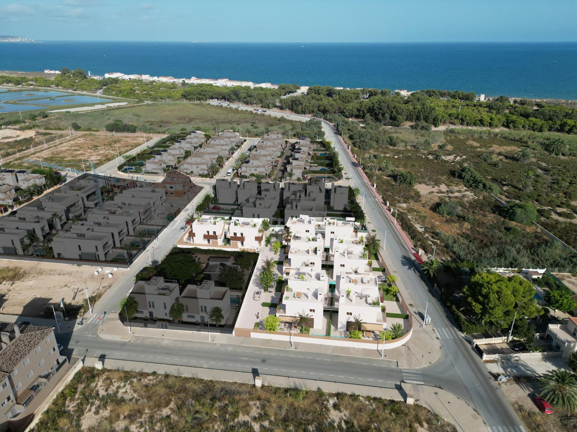 For sale - 3 Bedroom 3 Bathroom Villa in La Marina - El Pinet  - Alicante