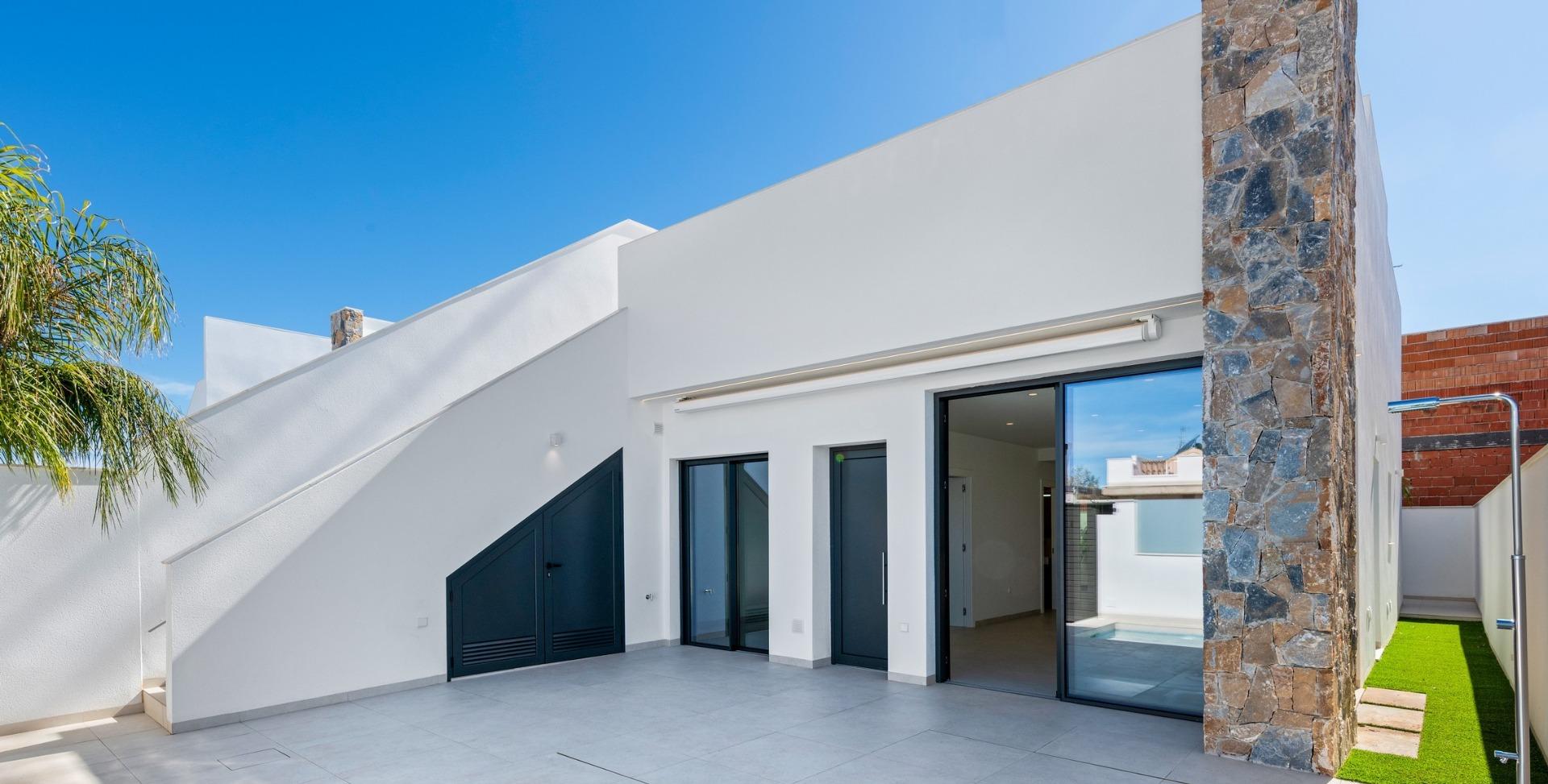 For sale - 3 Bedroom 2 Bathroom Bungalow in Pilar de La Horadada - Parque del Mediterraneo  - Alicante