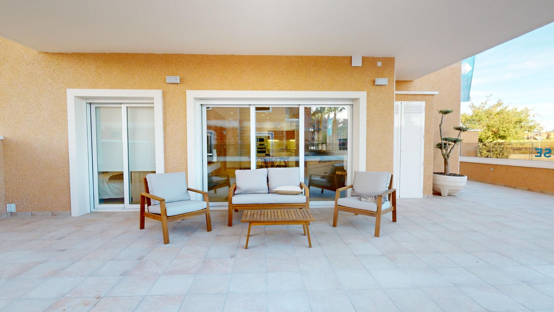 For sale - 3 Bedroom 2 Bathroom Apartment in Guardamar del Segura - El Raso  - Alicante