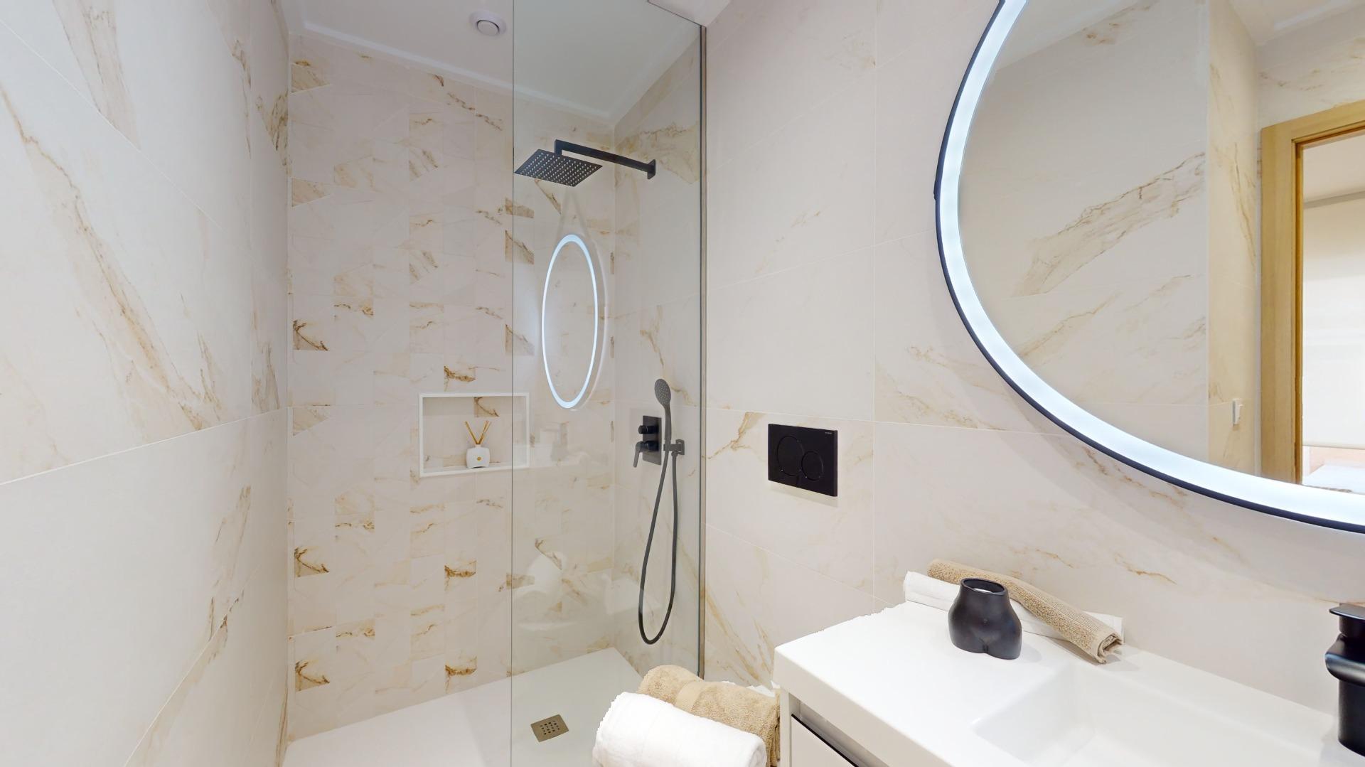 For sale - 3 Bedroom 2 Bathroom Apartment in Guardamar del Segura - El Raso  - Alicante