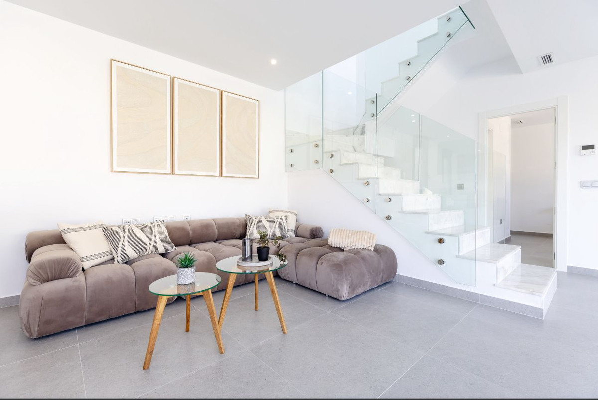 For sale - 3 Bedroom 2 Bathroom Detached Villa in Algorfa - La Finca Golf  - Alicante