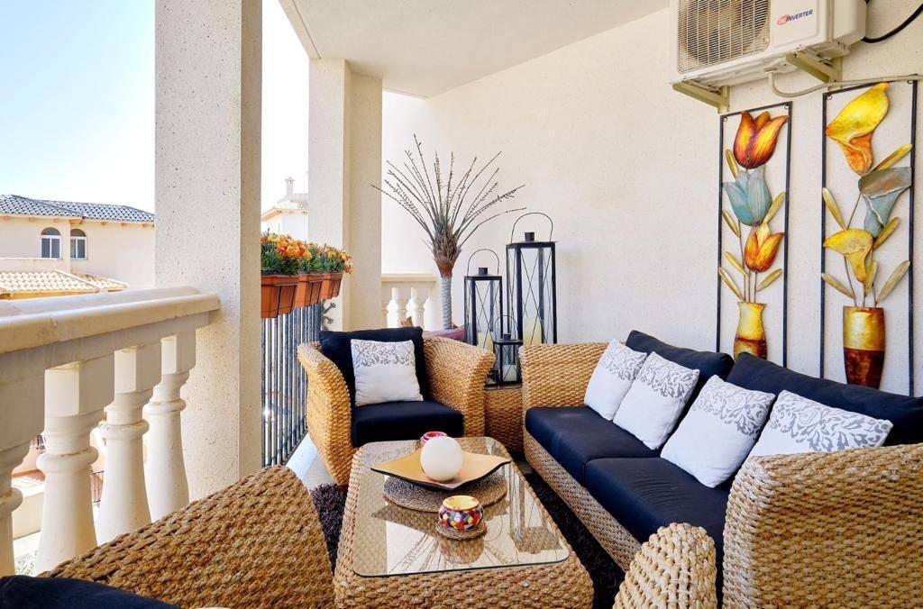 For sale - 3 Bedroom 2 Bathroom Apartment in Orihuela Costa - Altos De Campoamor  - Alicante