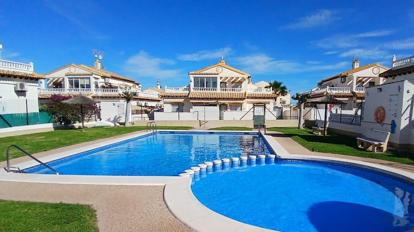 For sale - 3 Bedroom 2 Bathroom Town House in Orihuela Costa - Los Balcones  - Alicante