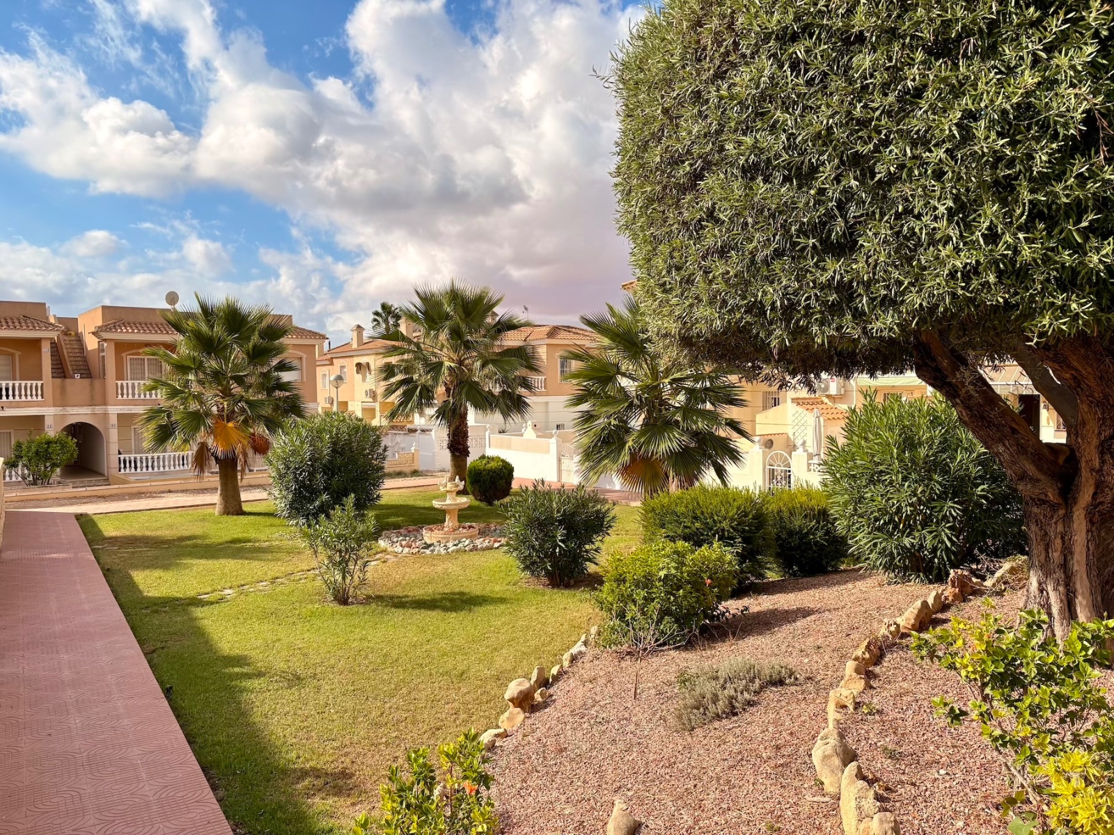 For sale - 3 Bedroom 2 Bathroom Town House in Rojales - Inland  - Alicante