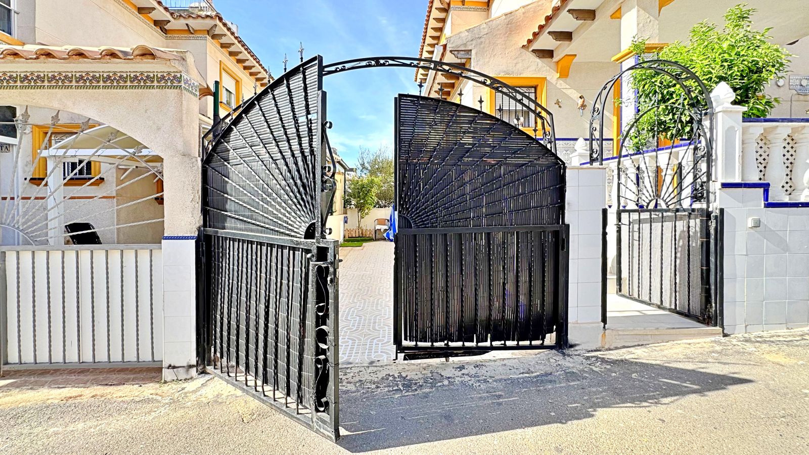 For sale - 2 Bedroom 2 Bathroom Town House in Orihuela Costa - Costa Blanca  - Alicante