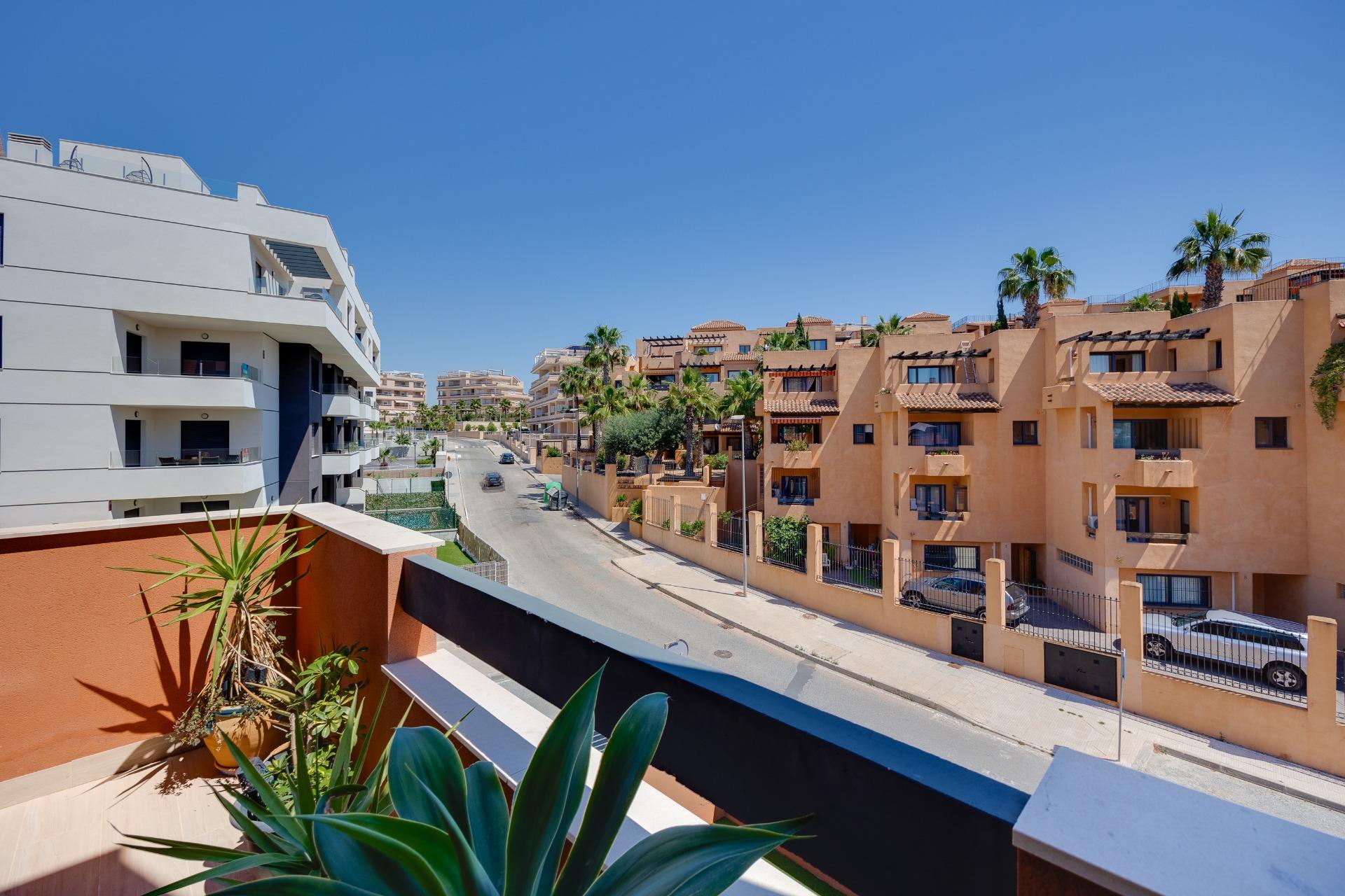 For sale - 2 Bedroom 2 Bathroom Apartment in Orihuela Costa - Villamartín-las Filipinas  - Alicante