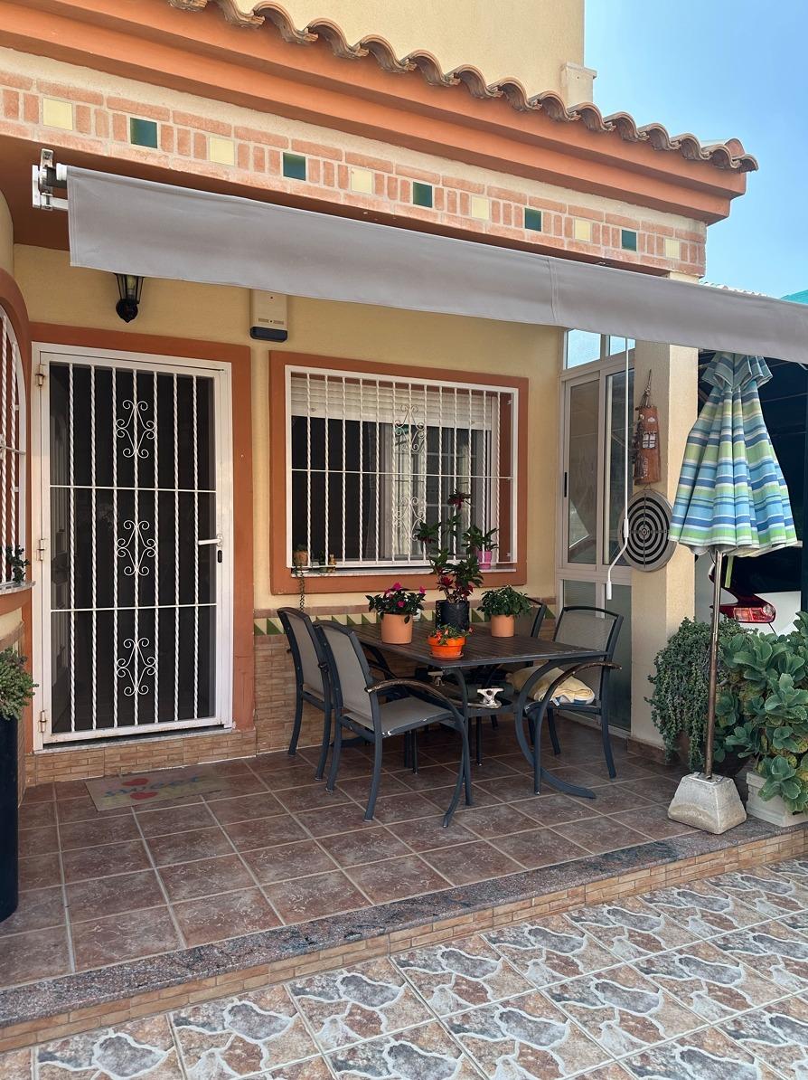 For sale - 3 Bedroom 2 Bathroom Villa in Orihuela Costa - Playa Flamenca  - Alicante