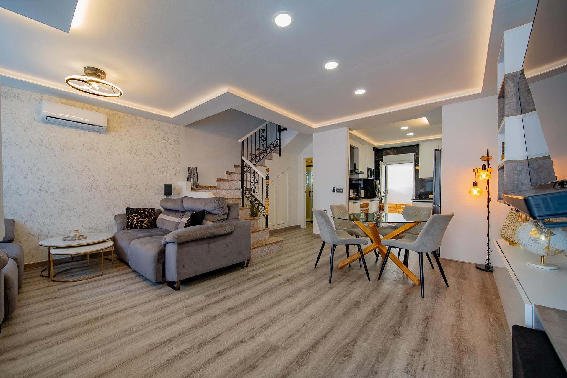 For sale - 3 Bedroom 2 Bathroom Town House in Orihuela Costa - Pau 26  - Alicante