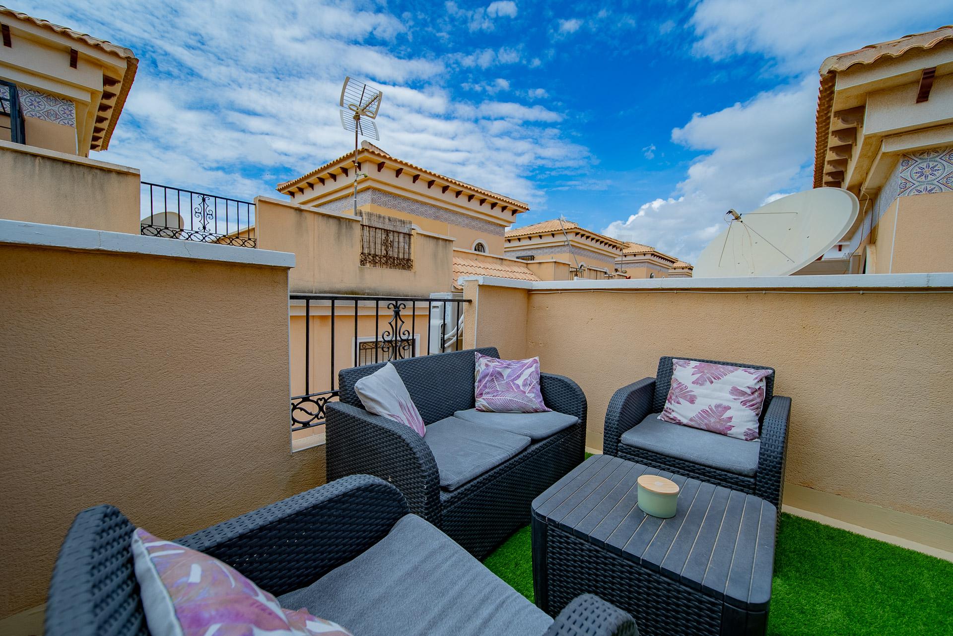 For sale - 3 Bedroom 2 Bathroom Town House in Orihuela Costa - Pau 26  - Alicante