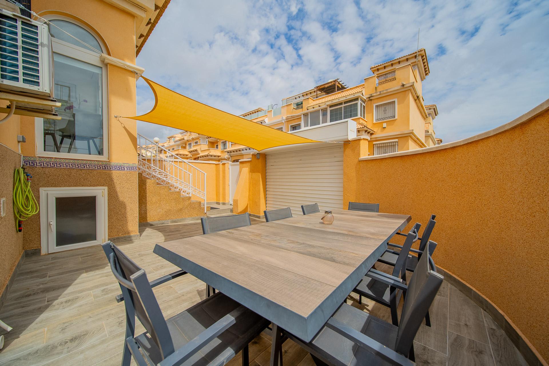 For sale - 3 Bedroom 2 Bathroom Town House in Orihuela Costa - Pau 26  - Alicante